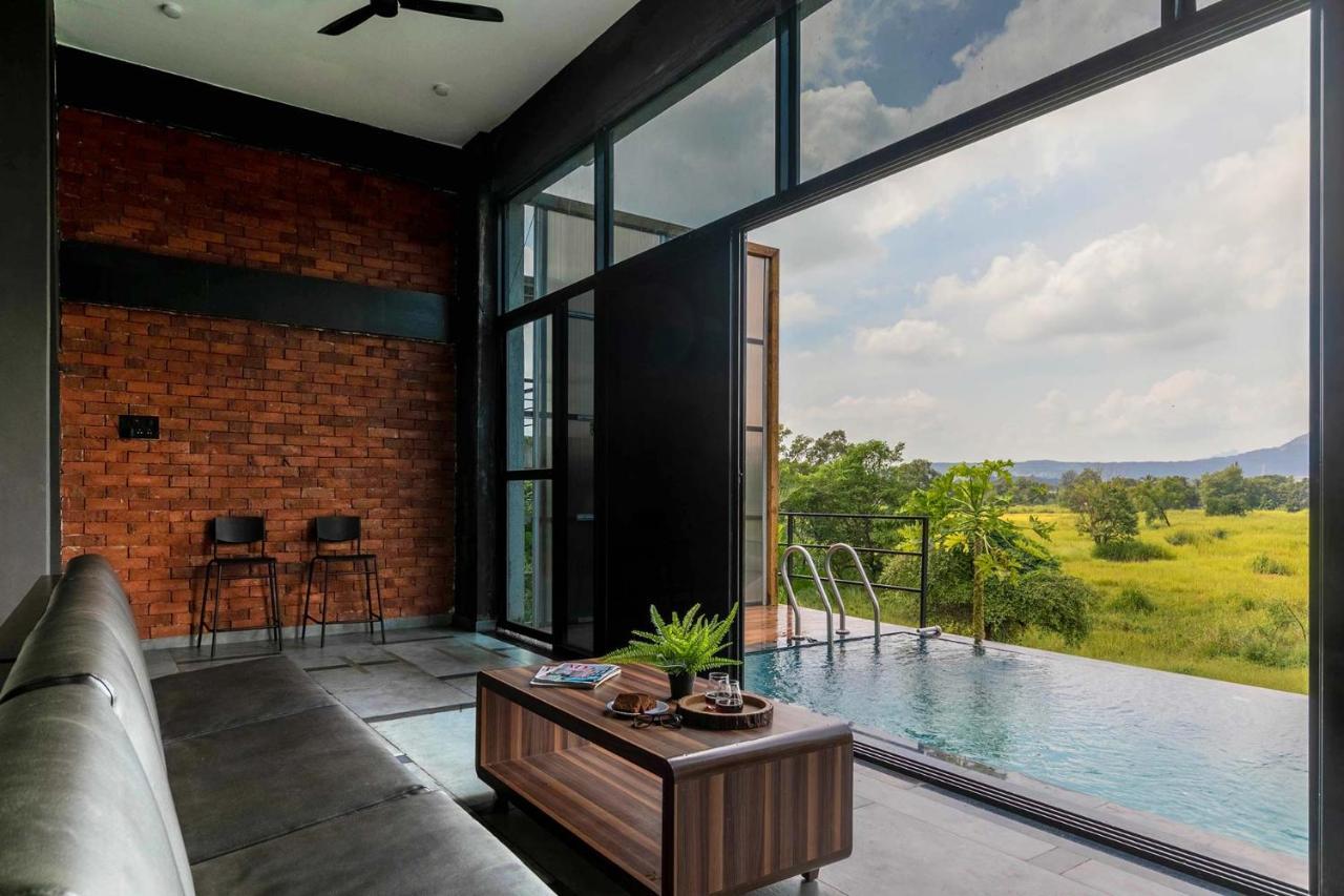 Two Villa By Stayvista With Infinity Pool, Farm & Mountain Views, Modern Interiors Karjat Dış mekan fotoğraf