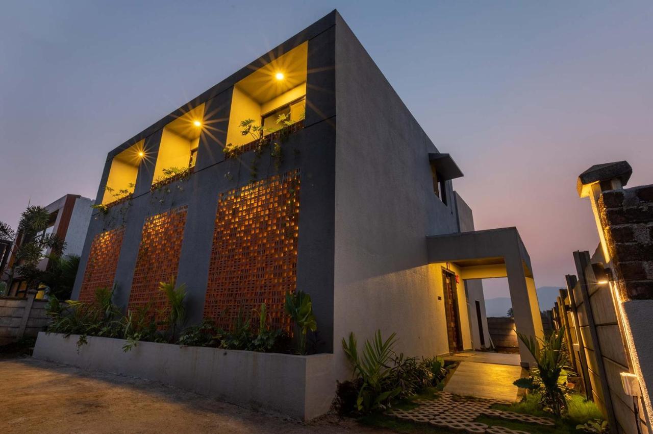 Two Villa By Stayvista With Infinity Pool, Farm & Mountain Views, Modern Interiors Karjat Dış mekan fotoğraf