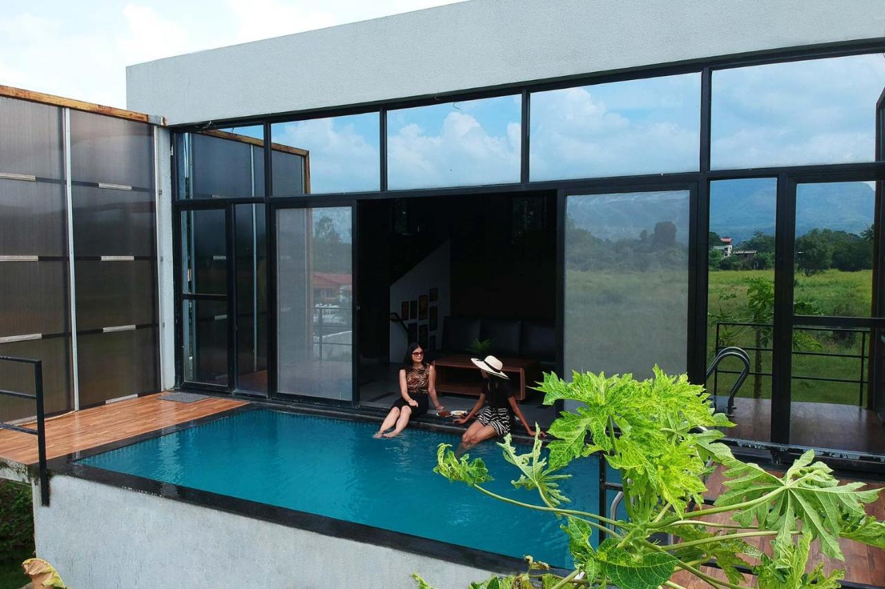 Two Villa By Stayvista With Infinity Pool, Farm & Mountain Views, Modern Interiors Karjat Dış mekan fotoğraf